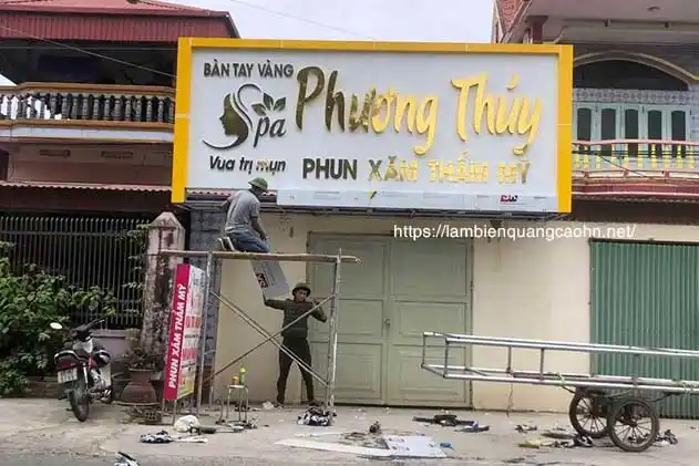 Thi công biển quảng cáo phun xăm đẹp, chuẩn nhận diện thương hiệu