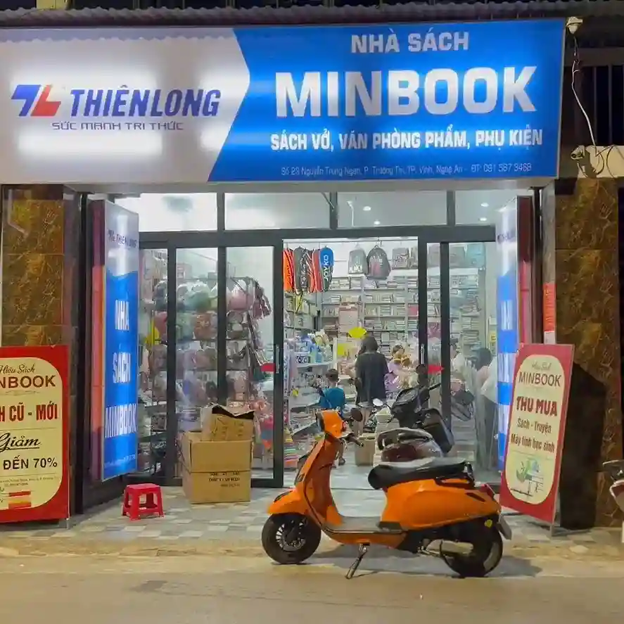 Biển hộp đèn nhà sách ánh sáng rõ nét
