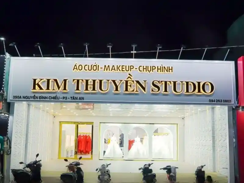 Biển LED studio áo cưới thu hút khách hàng ban đêm
