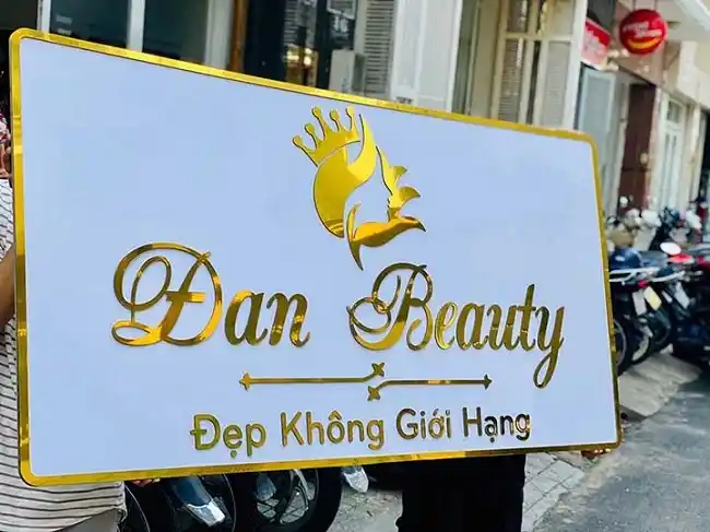 Xưởng làm biển quảng cáo phun xăm Quảng Cáo Quang Huy