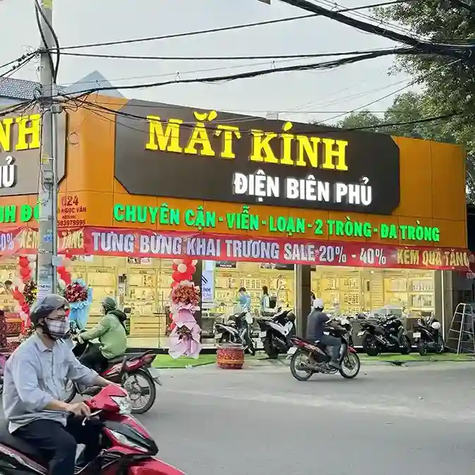 Biển quảng cáo kính mắt kích thước lớn