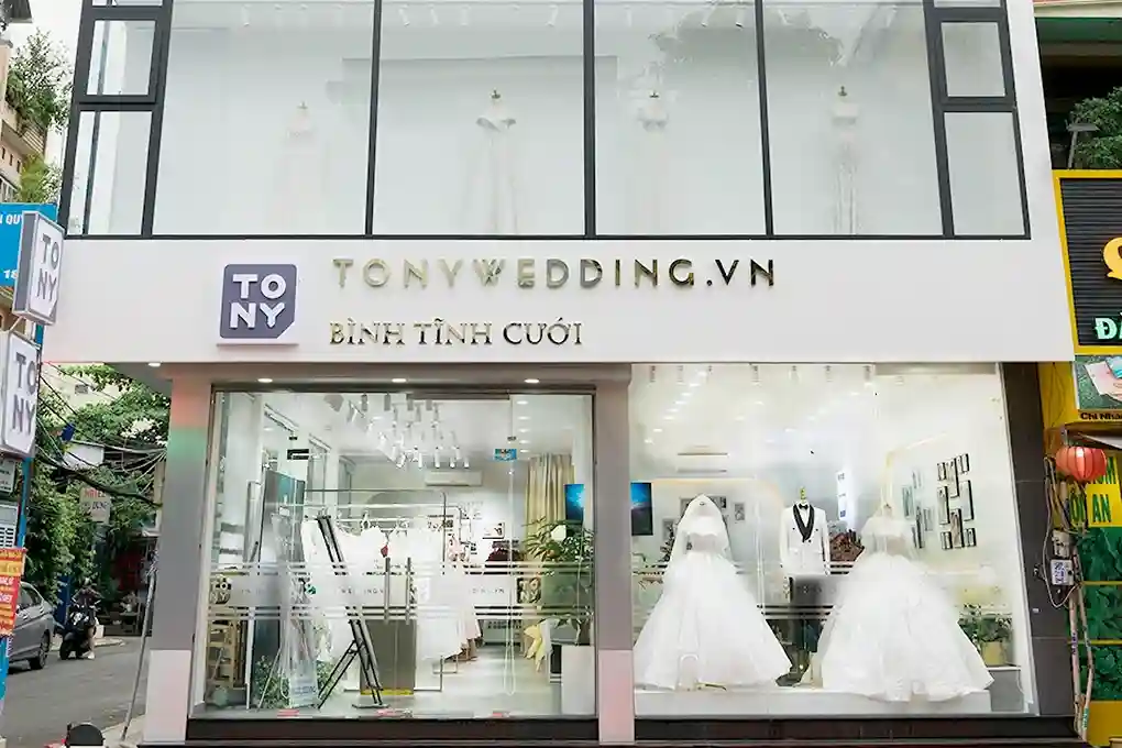 Biển quảng cáo thương hiệu studio áo cưới, tăng nhận diện