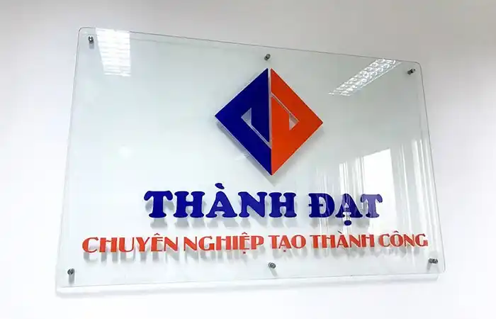 Biển quảng cáo Mica dán Decal