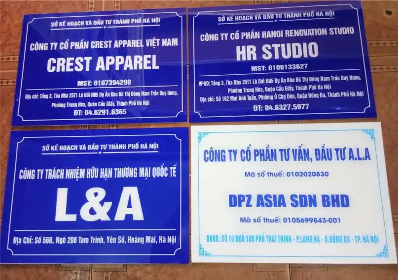 Biển công ty làm bằng chất liệu Mica
