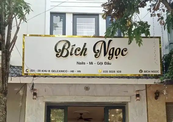Biển chữ nổi phun xăm thẩm mỹ bằng inox và mica