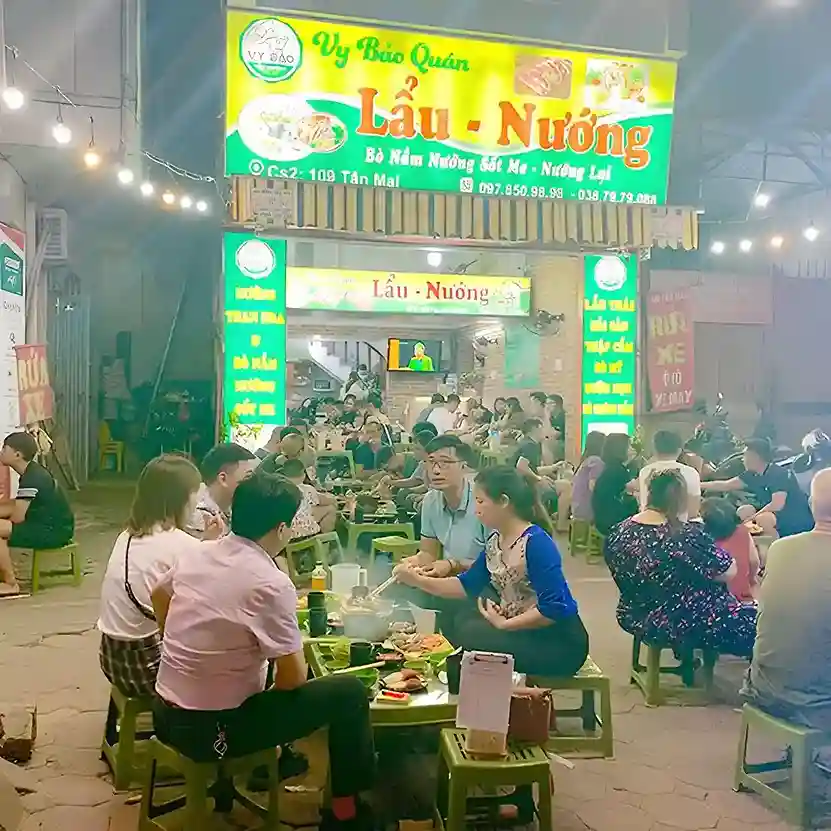 Biển quảng cáo quán lẩu nướng bằng bạt Hiflex chi phí hợp lý