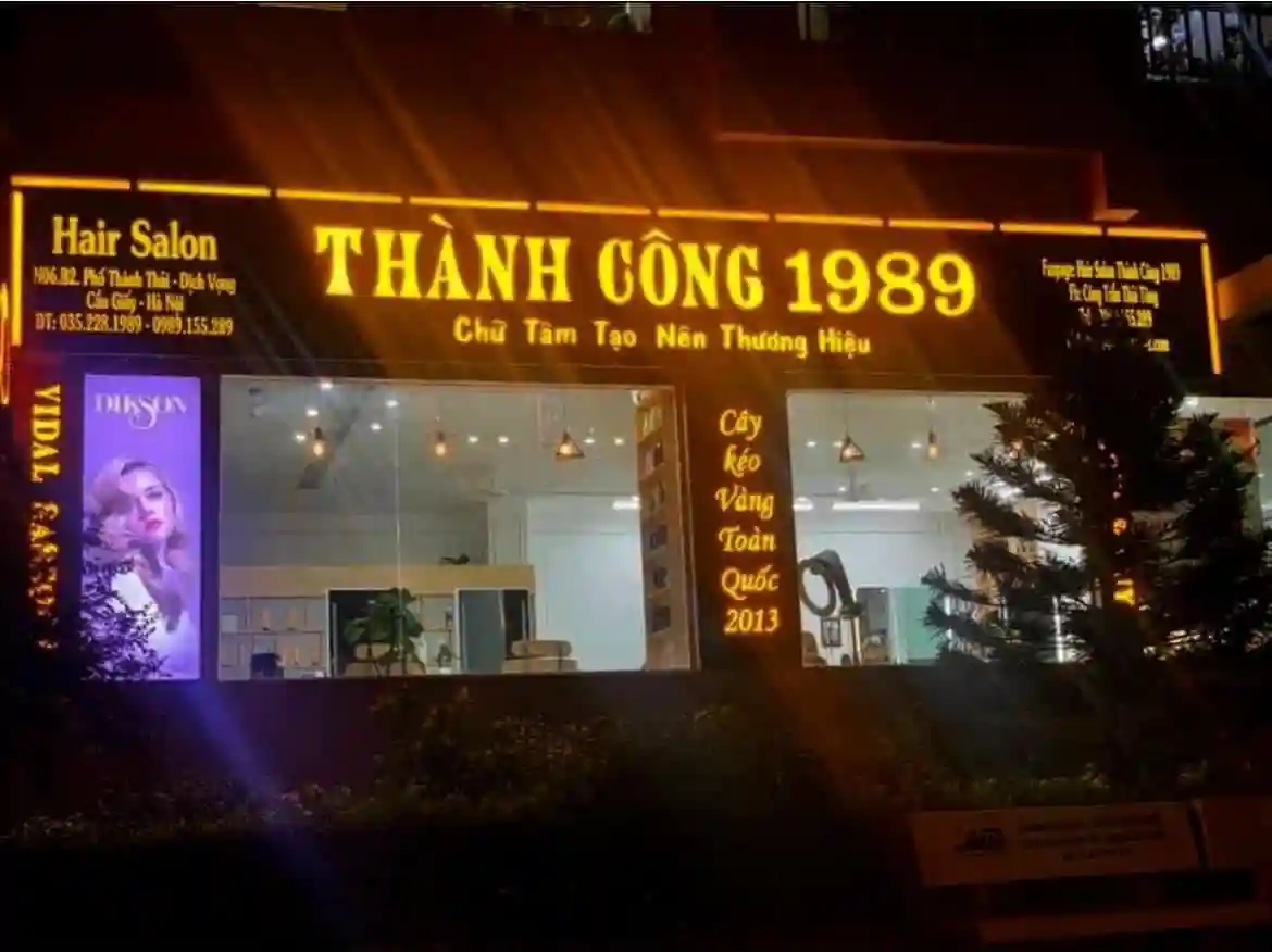 Biển quảng cáo salon tóc ấn tượng, thu hút mọi ánh nhìn