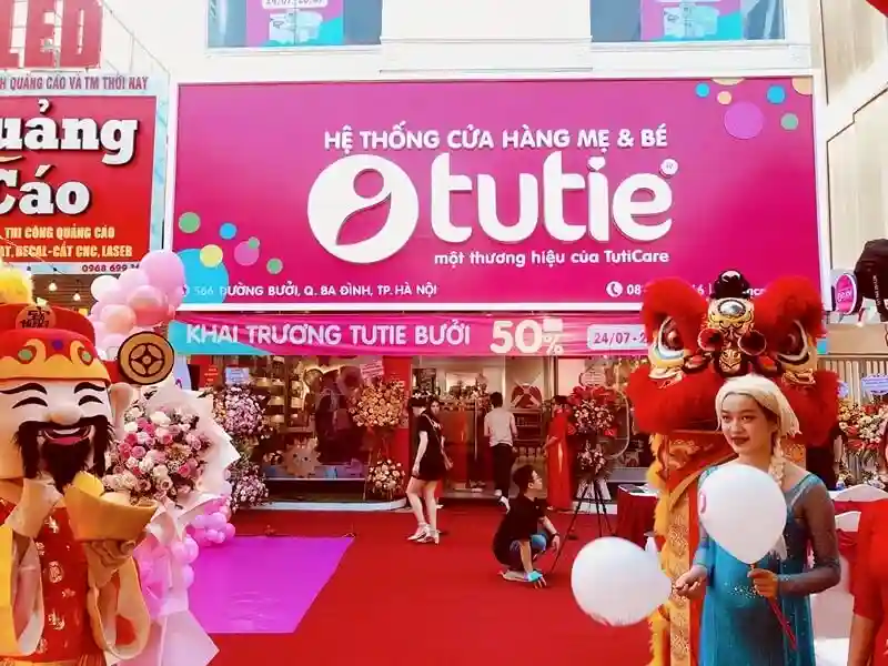 Biển quảng cáo shop mẹ và bé hiện đại