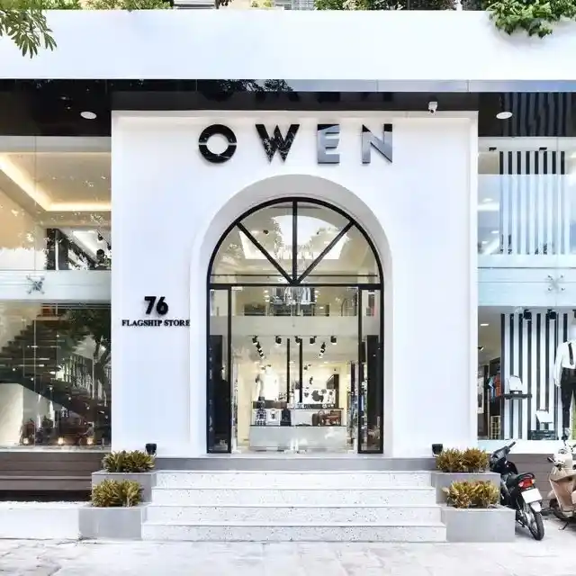 Biển quảng cáo shop quần áo thu hút khách hàng từ xa
