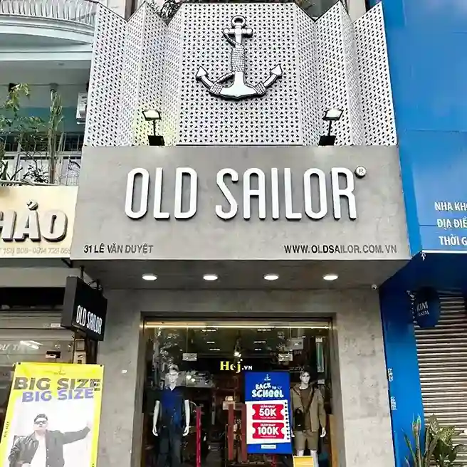 Biển quảng cáo shop quần áo cao cấp với thiết kế tinh tế
