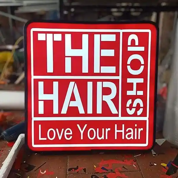 Biển vẫy cho tiệm tóc nam barbershop cổ điển