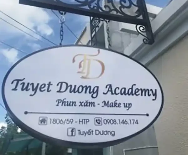 Quảng cáo Quang Huy thiết kế biển phun xăm tinh tế, sang trọng