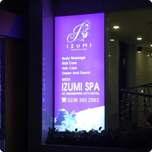 Alt: Biển hộp đèn massage foot sáng rõ