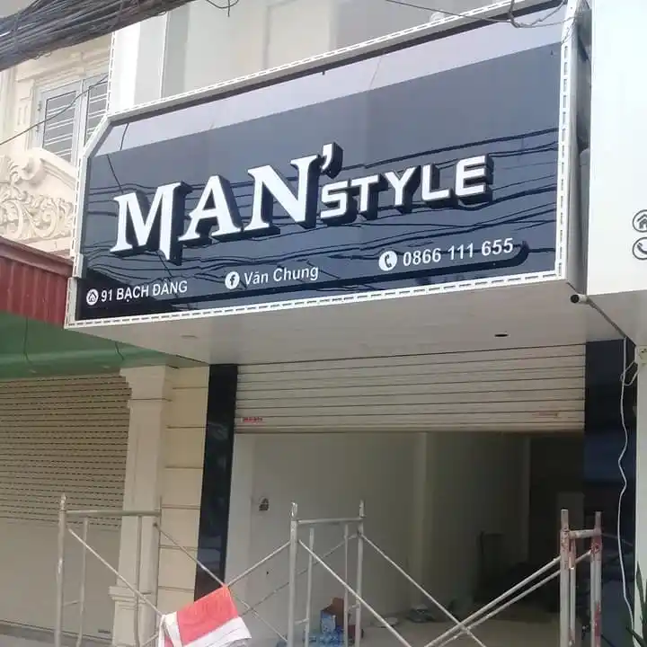 Làm biển quảng cáo shop quần áo tại Hà Nội chuyên nghiệp
