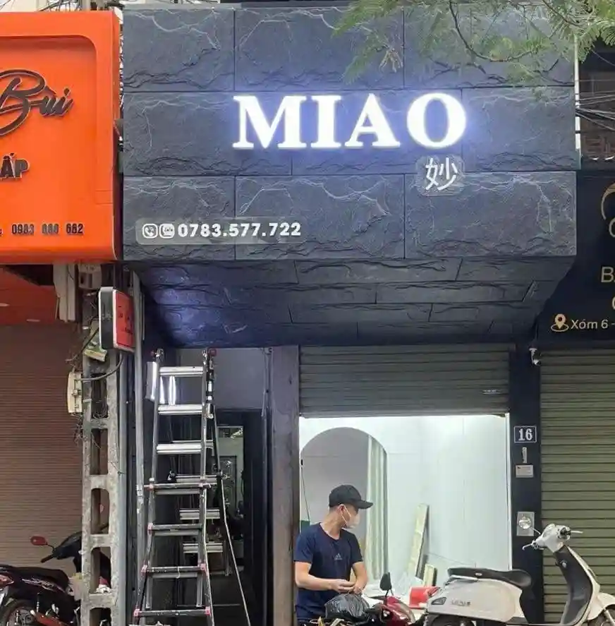 làm biển quảng cáo Mica sáng mặt giá rẻ Bắc Từ Liêm