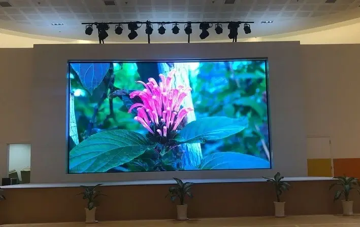màn hình led mặt tiền cửa hàng