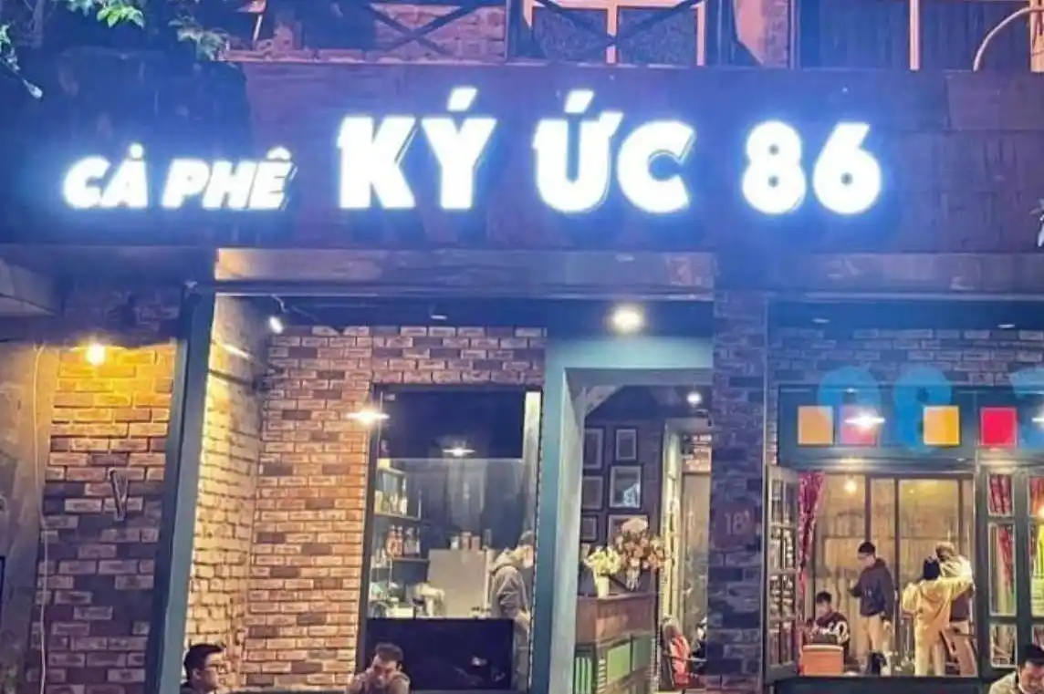 Biển chữ nổi quảng cáo cho quán cafe