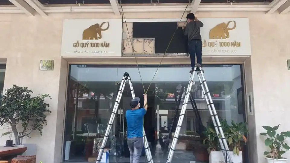 Quảng cáo Quang Huy chuyên sửa chữa biển quảng cáo