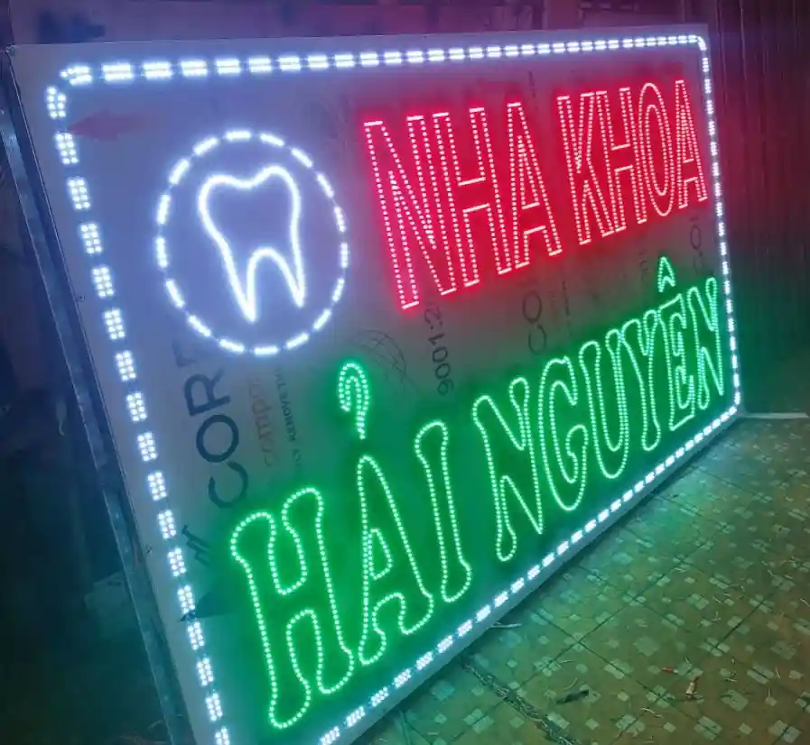 Biển vẫy led ruồi nha khoa