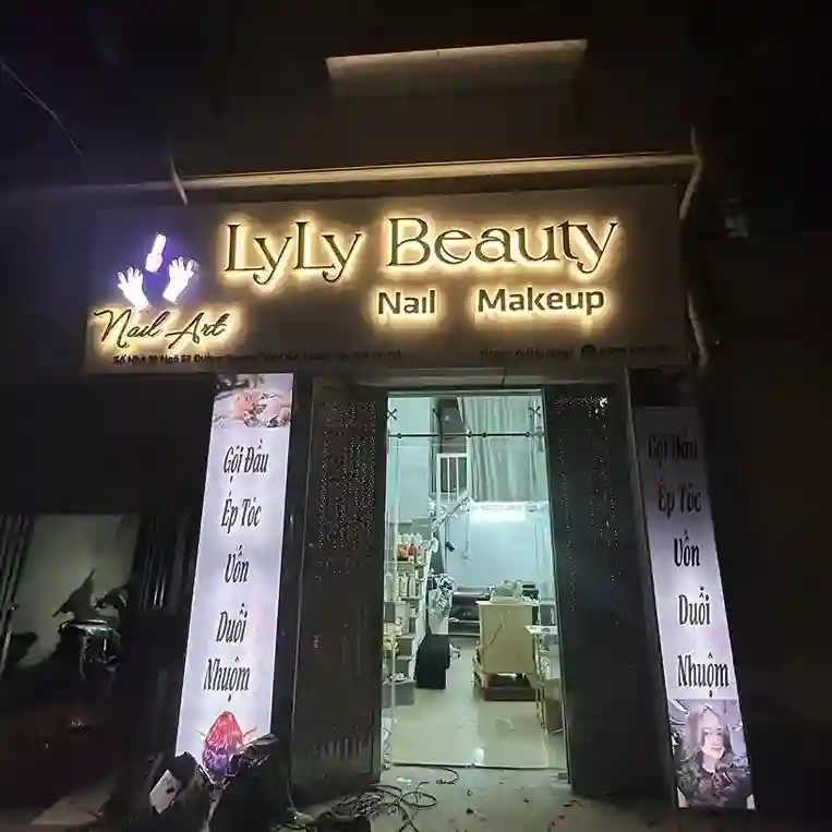 Lam biển quảng cáo tại Trung Văn cho Spa Lyly