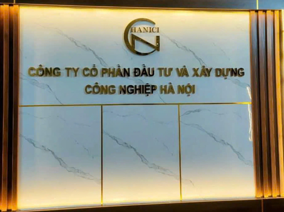 Vách logo tấm nhựa Nano vân giả đá